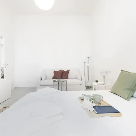 Easylife - Gracious In Studi * Milano